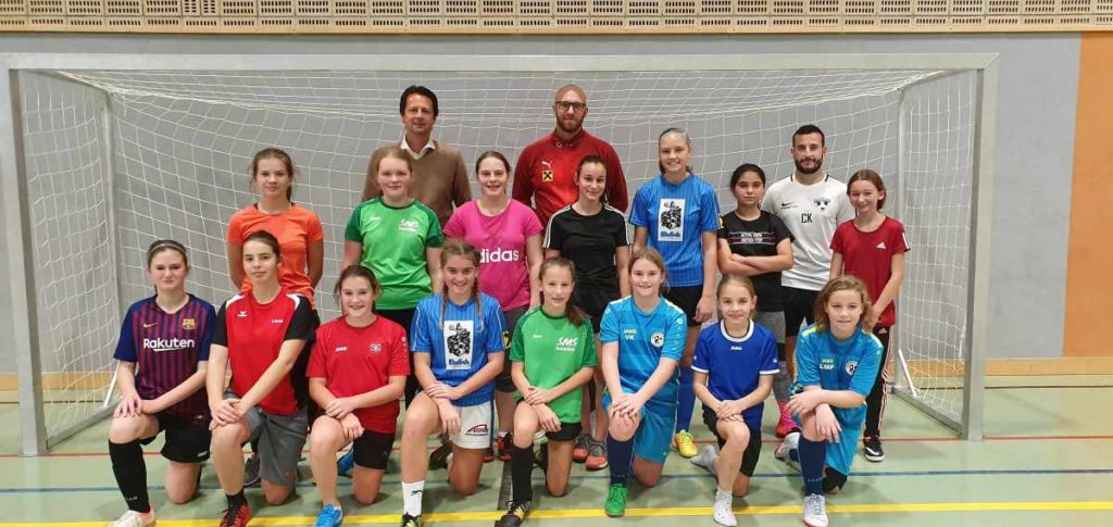 Fußball Mädels der SMS Scheibbs auf Trainingswoche